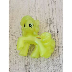 My Little pony yellow pie cutie mark 2010 toy figure